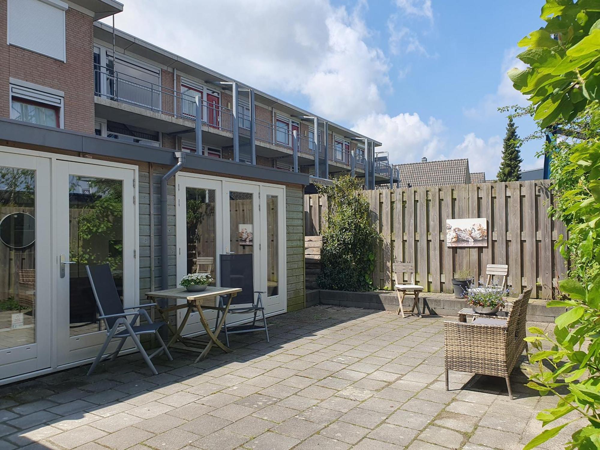 Watertoren Met Tuin En Gratis Parkeren Goes